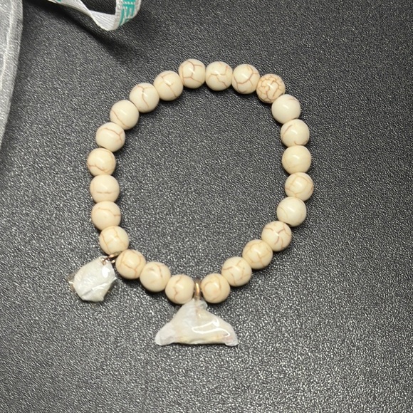 Effy Elegant Cream Beaded Whale Bracelet - Picture 1 of 1